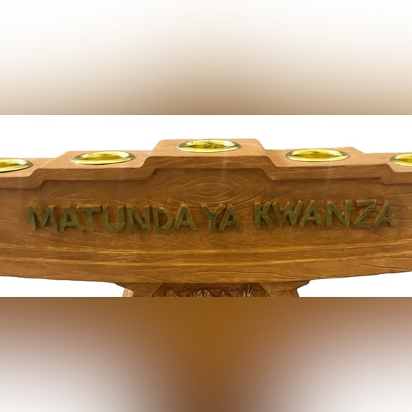 Matunda Ya kwanza resin candelabra - Picture 2 of 8